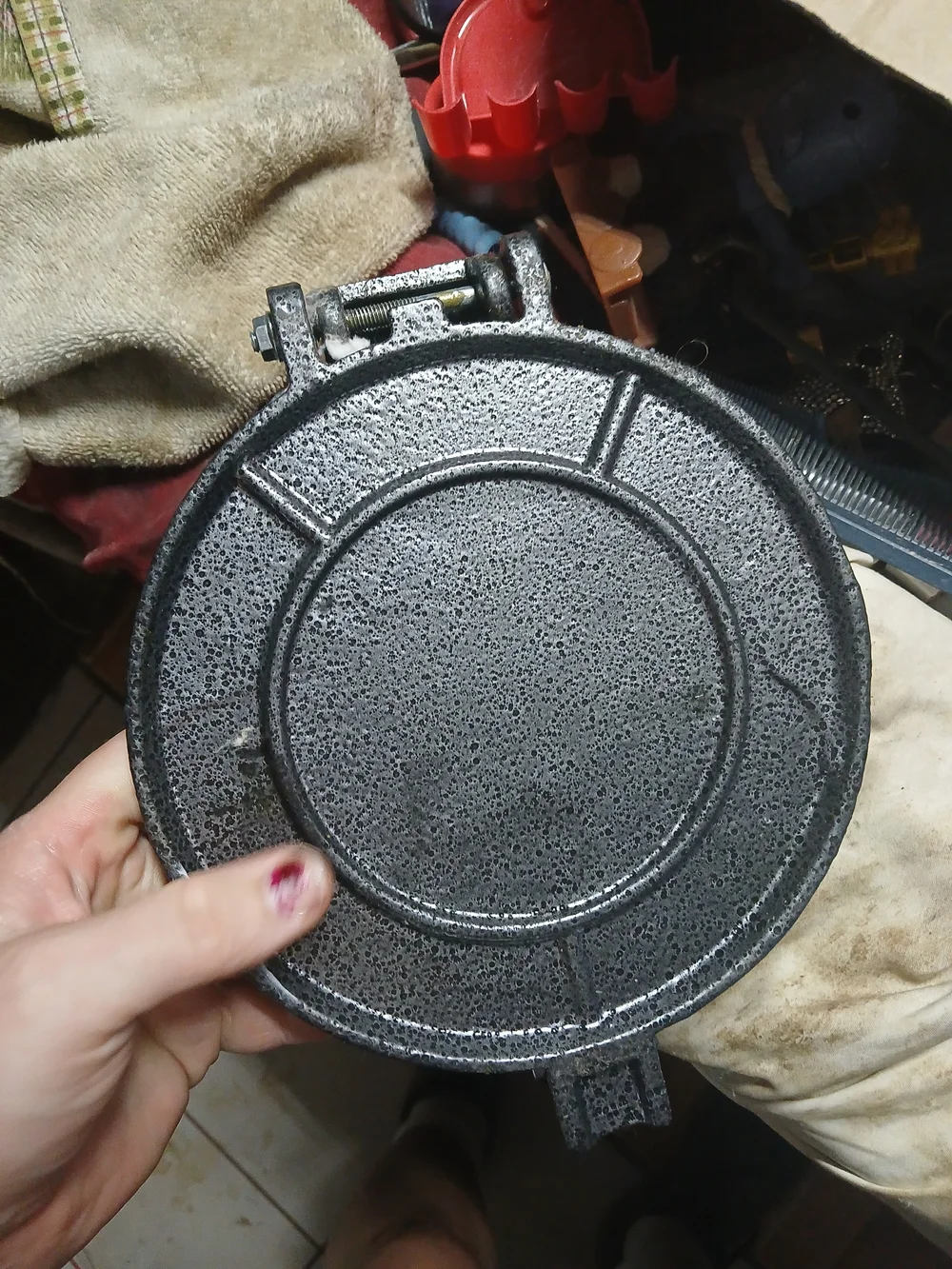 cast iron tortilla press 7